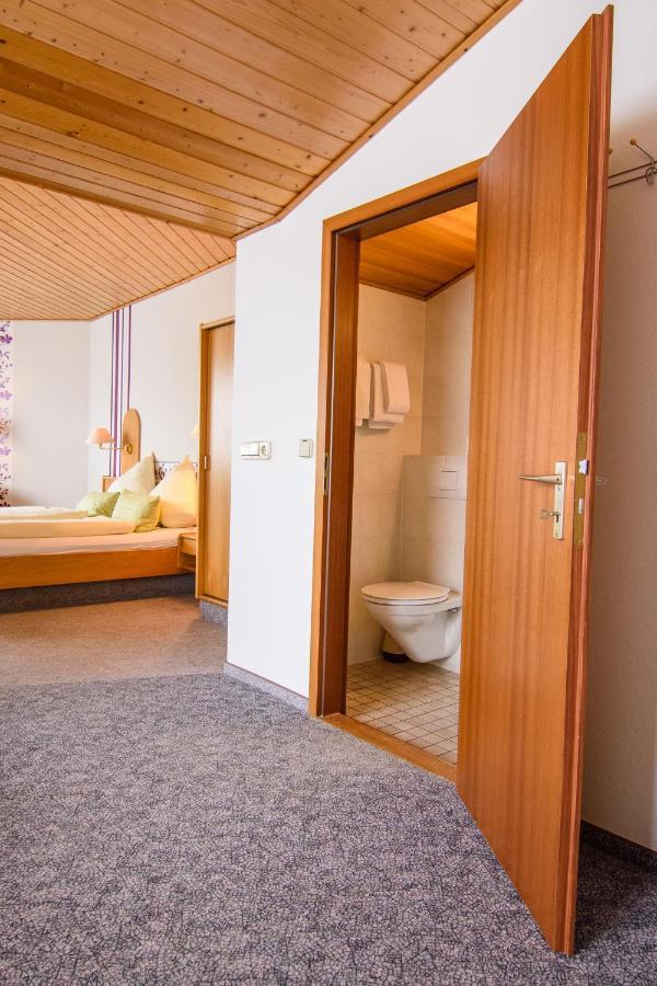 וילינגן Landhotel Henkenhof Willingen מראה חיצוני תמונה