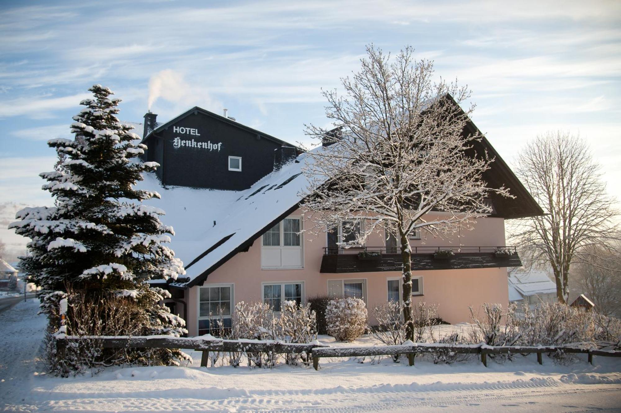 וילינגן Landhotel Henkenhof Willingen מראה חיצוני תמונה