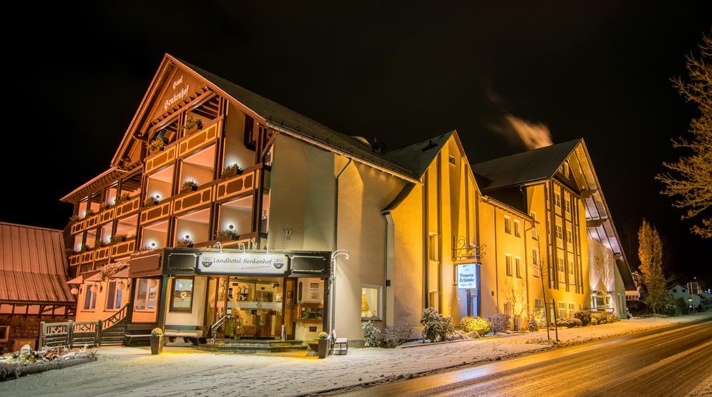 וילינגן Landhotel Henkenhof Willingen מראה חיצוני תמונה